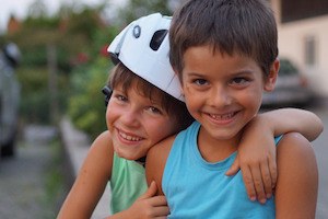 Positive psychology? Are you sure? Photo of 2 happy boys