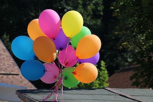 How to talk to strangers - photo of balloons